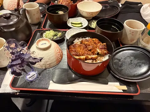 うな丼と添えられた推し