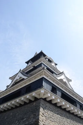 空へ伸びる、古の城郭
