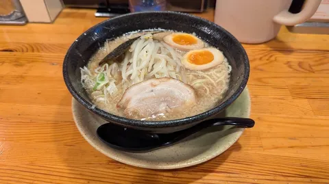 心温まる一杯、ラーメンに舌鼓