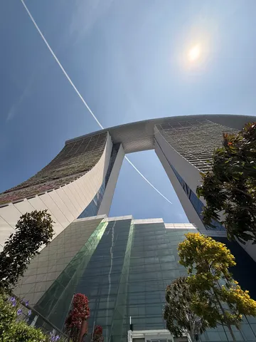 空へ広がる大架の光景