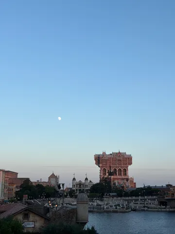 夢と現実の境界線、月夜のタワー