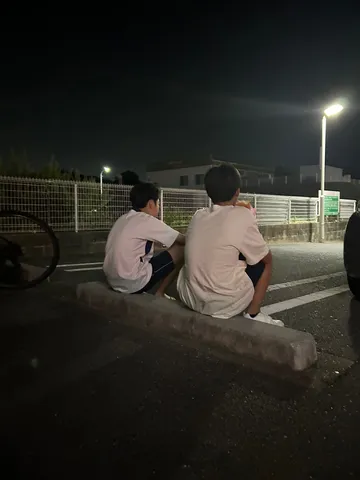 夜の縁側、何語る？