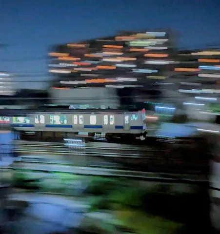 夜を走る光の軌跡