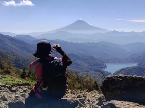 山並みを測る午後