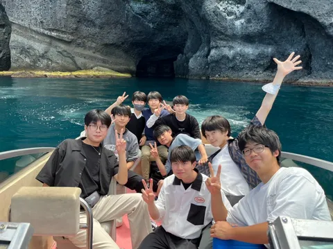 夏の冒険、仲間との海景色