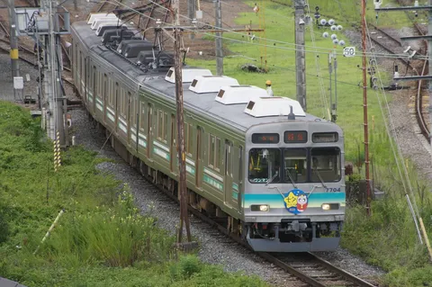 田園風景を走るローカル線