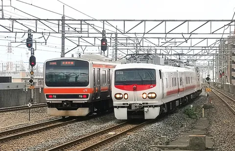 並走する鉄道の鼓動