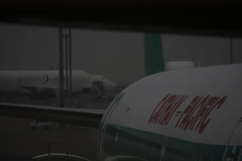 雨空に映る、静かな旅立ち
