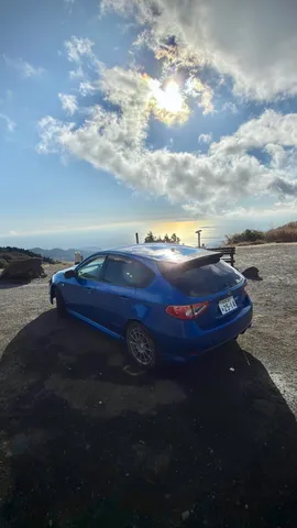 青い空と青い車、旅の始まり