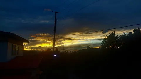 夕暮れ、空に広がる光のグラデーション