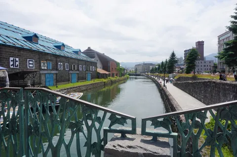 歴史を映す水辺の風景