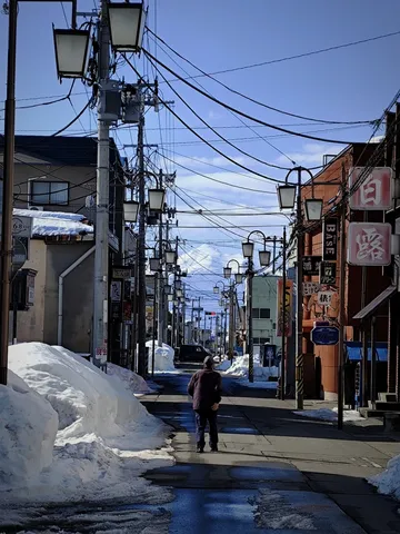 黒石の街路