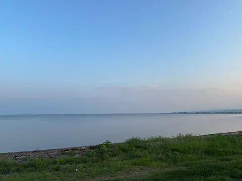 静かな海辺の余韻