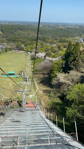 春風とリフトの風景
