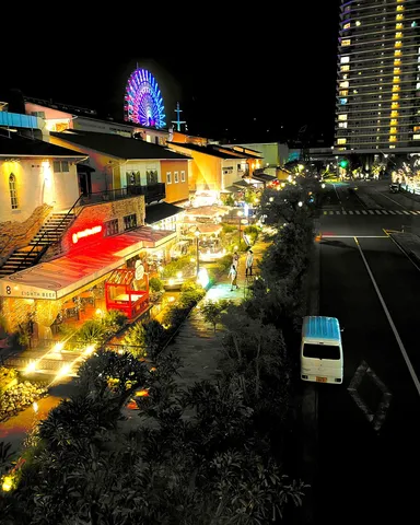 夜景とネオンのロマンチックな街歩き