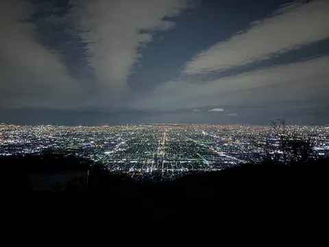 息をのむ夜景、星屑の街
