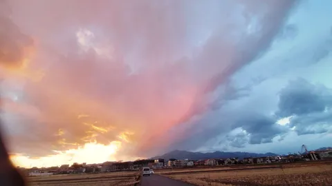 空のグラデーションが美しい夕暮れ