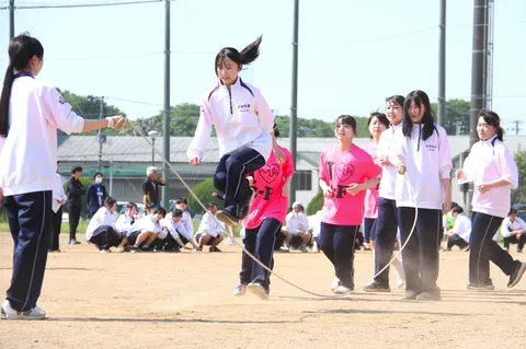 真顔で空中散歩、からの着地！
