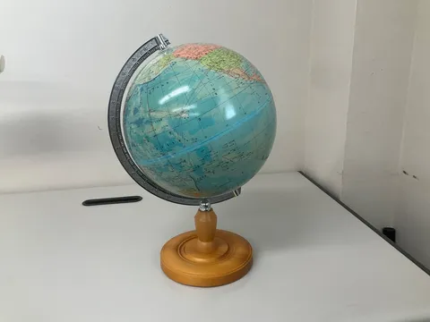 地球儀、どこへ旅立つ？
