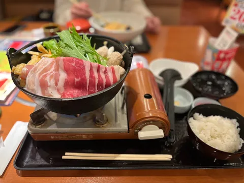 あったか鍋と白ごはんの誘惑