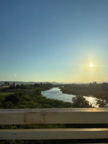 川面に映る夕陽のグラデーション
