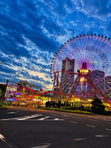 空を染める観覧車の夜