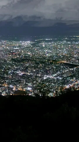 夜の街に星が降る夜景