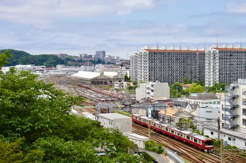 都会の貨物列車の隠れ家