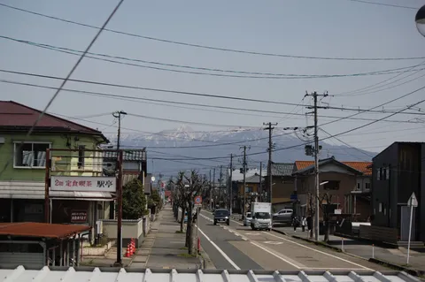 日常に潜む、遠い山並みの静寂