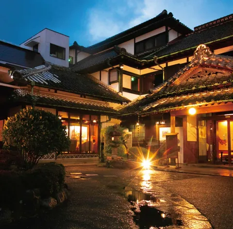 秋麗、日没したり