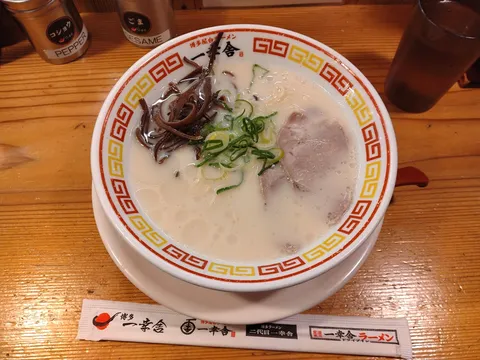 クリーミーな豚骨ラーメン
