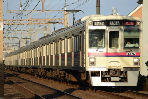 眩しい電車