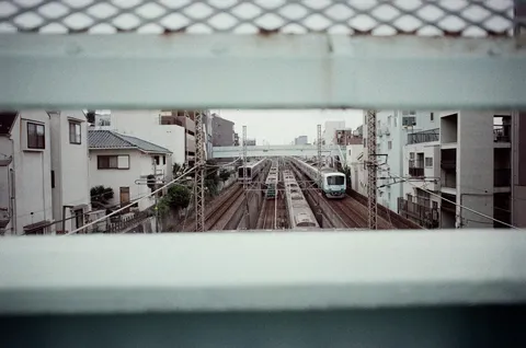 都市の線路風景に惹かれて