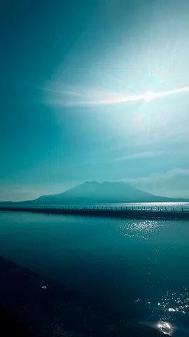静寂の海と光の道
