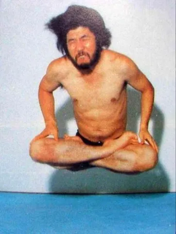 宙に浮く瞑想の瞬間