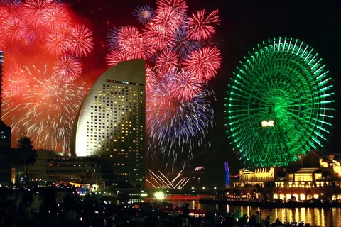 煌めく都市の祝祭