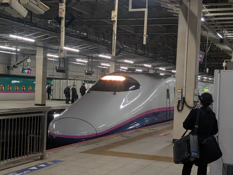 旅立ちの時、静寂の駅