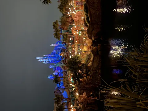 幻想的な夜の城