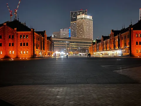 煉瓦倉庫と光の夜景