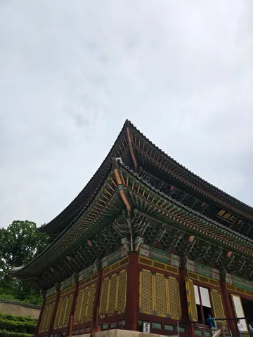 彩り楼閣と静かな空