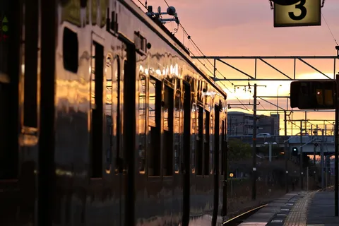 オレンジに染まる列車