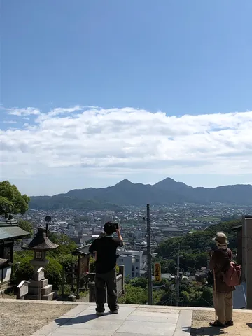 山里を見渡す風景