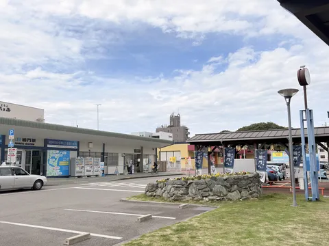 鳴門駅の静かな午後