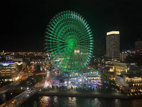 夜景を編む大観覧車