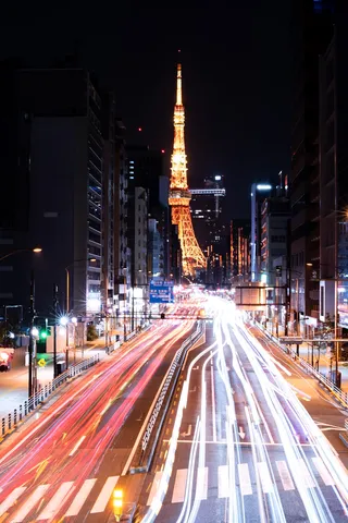 東京タワーと光の流線