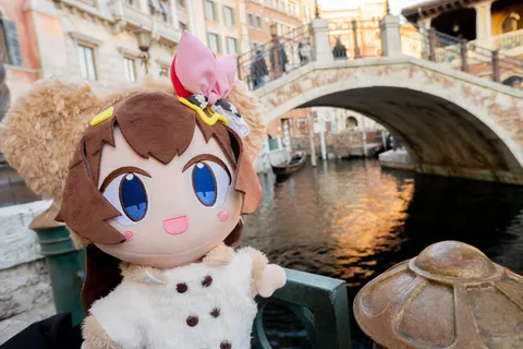 可愛い相棒と水辺の街