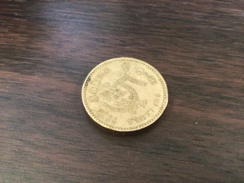 古びた五ルピーの詩