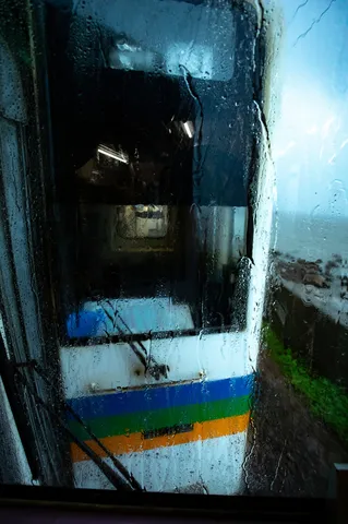 雨粒越しの旅路