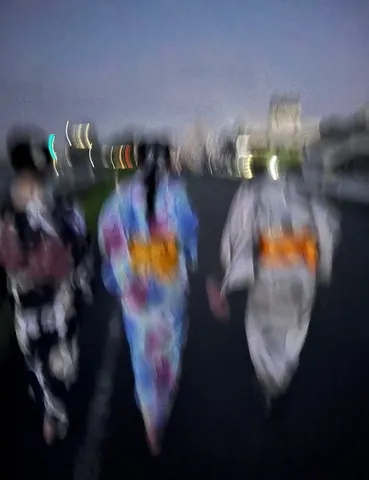 涼風と浴衣の行列