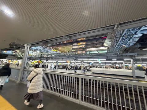 駅の日常、旅立ちの予感